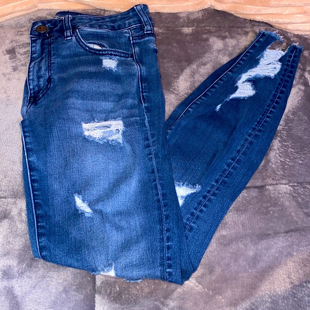 American Eagle Ripped jeans